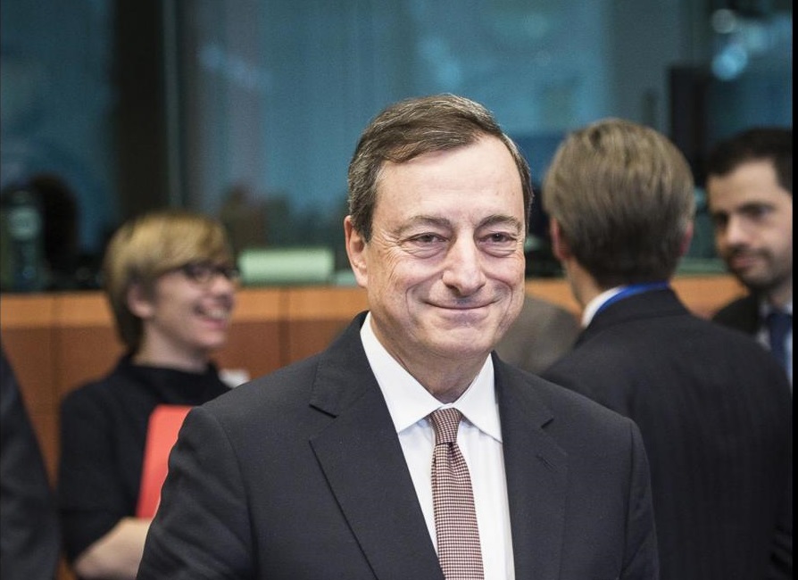 La terza via: un governo di legislatura con la suggestione di Draghi a palazzo Chigi