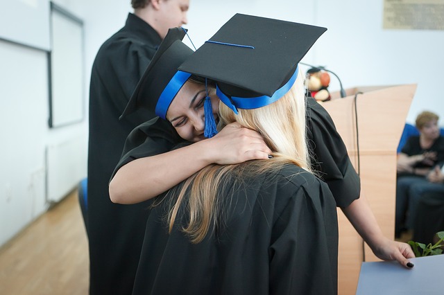 STEM: domanda in crescita ma i laureati sono pochi, solo il 24,5%