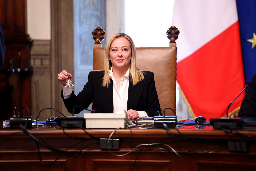 Deficit e debito Italia: per l’Ue la riduzione si fermerà, con Pil più debole, tassi BTP e spese pensioni più alte