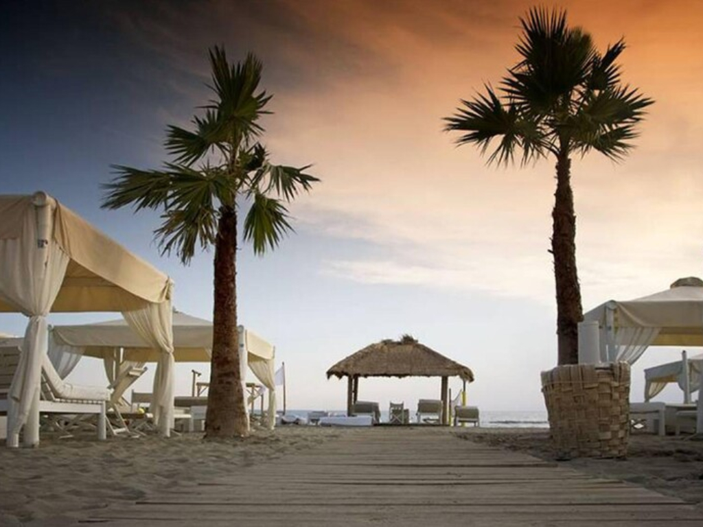 Moda e mare: arrivano le spiagge griffate