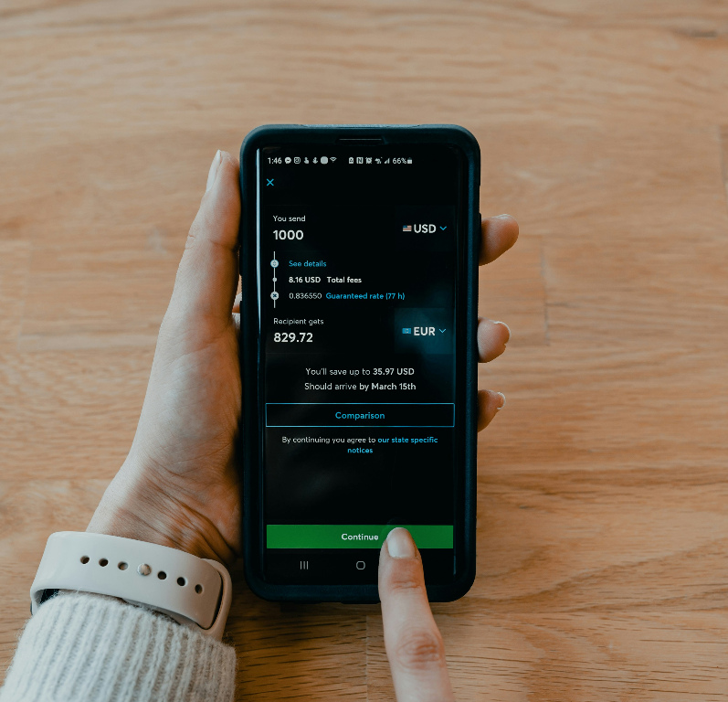 Banche, cresce l’uso del mobile banking